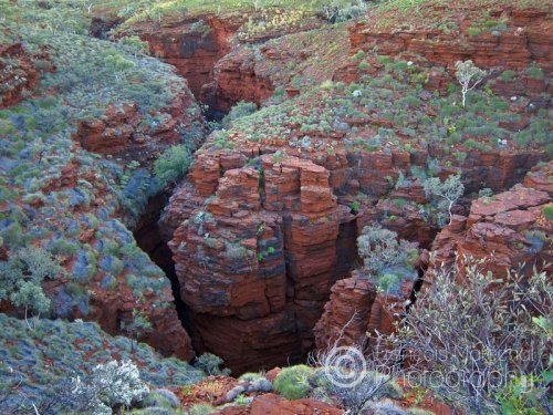 The arid plains of the northern park of the park are cut by deep and narrow gorges providing spectacular display of rock layers and formations.